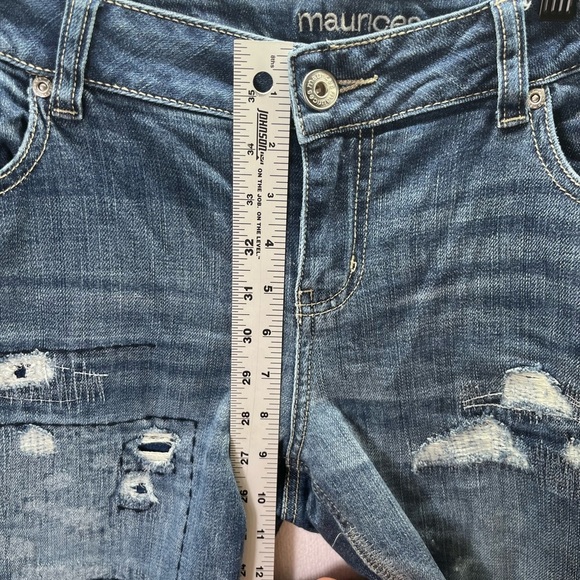 Maurices Distressed Relaxed Fit Jeans Womens 13/14 Plus Size Cute Stretch 2237 - Picture 4 of 9